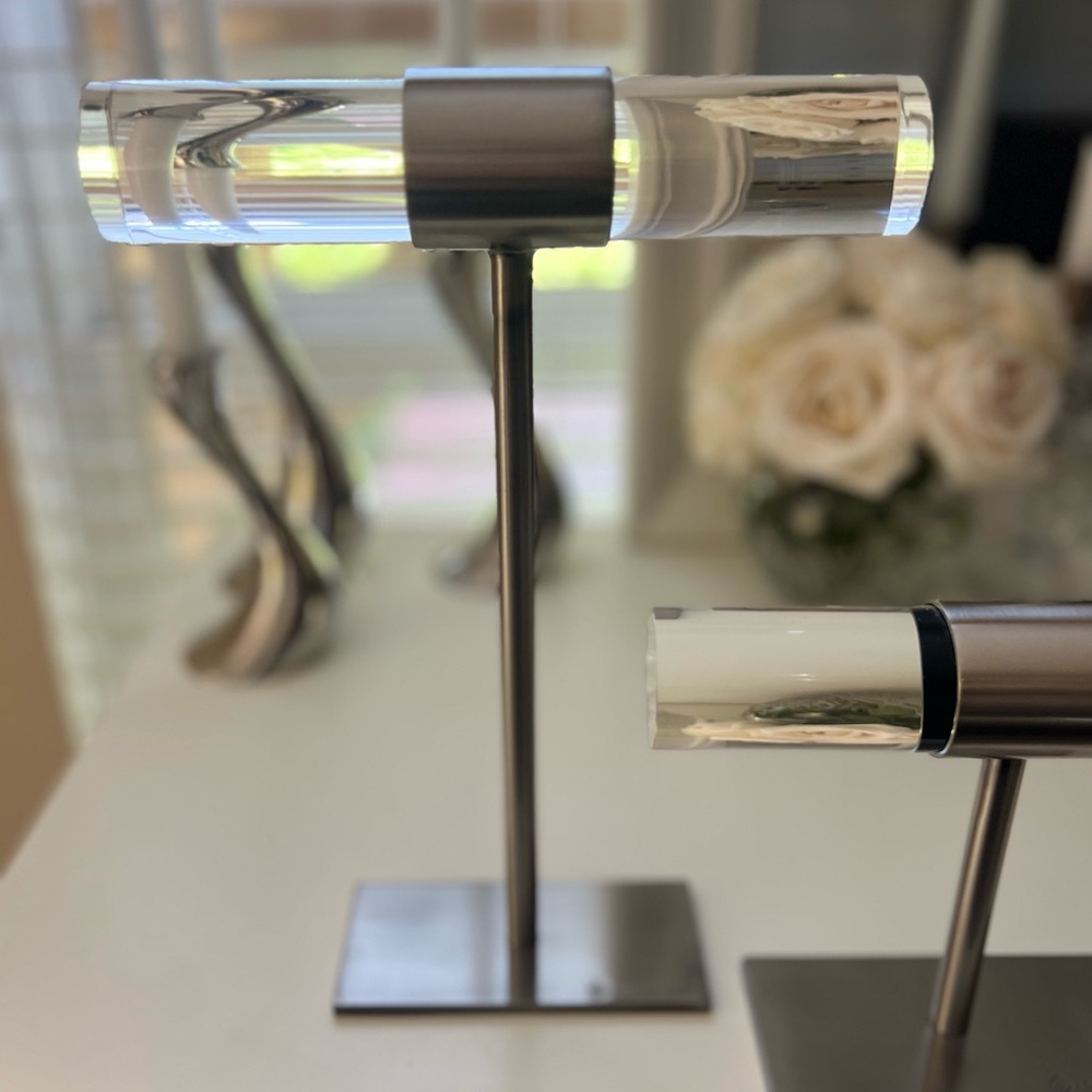 Kendra Scott Large T-Bar Jewelry Stand in Antique Silver - Picture 5 of 9